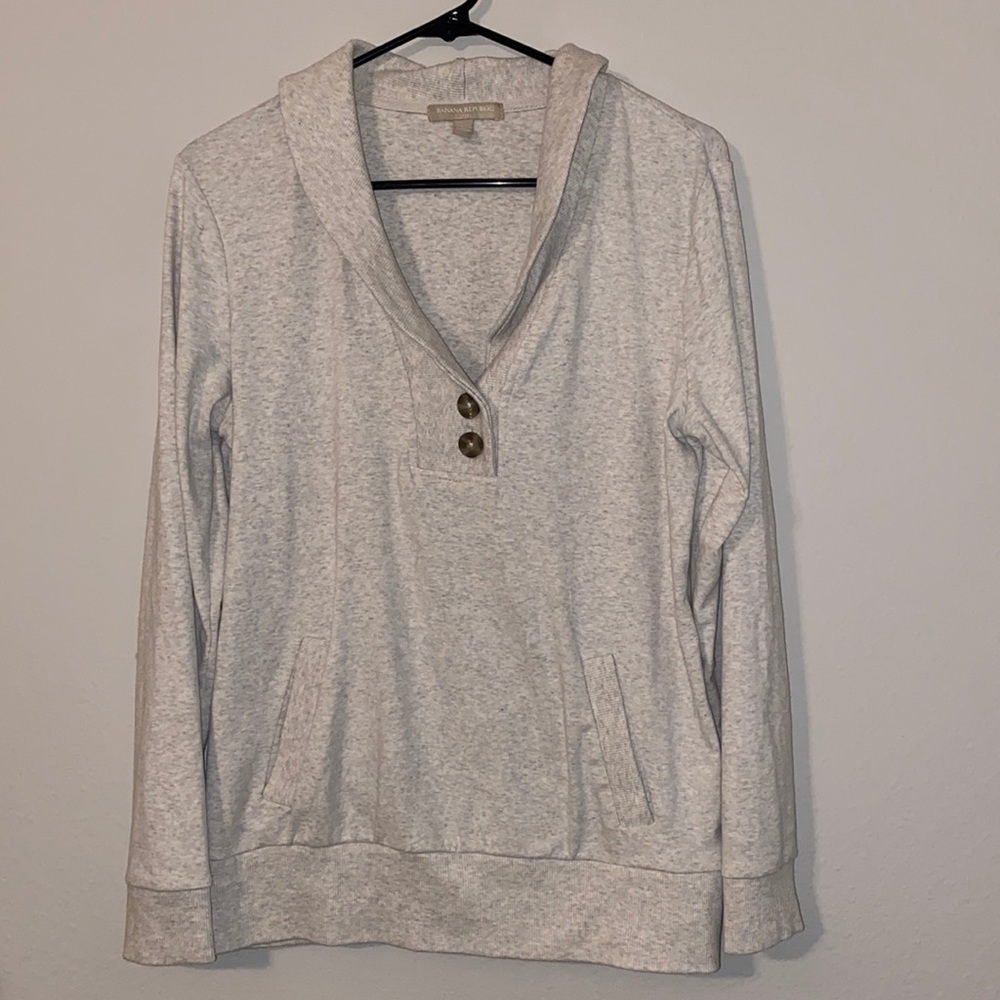 Banana Republic pullover size medium